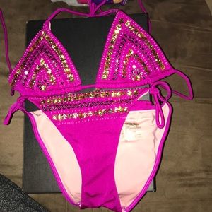 Victoria’s Secret string bikini magenta/sequins